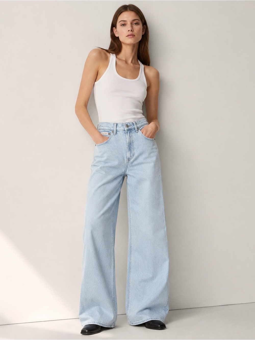 Calvin Klein Ultra High Rise Wide Leg Jeans W24 Light Wash